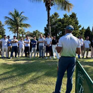 O que é uma clínica de golfe corporativa e como ela funciona